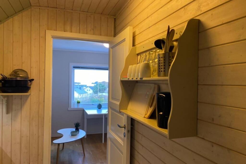 Koselig Leilighet Sentralt I Svolvaer Apartment Exterior foto