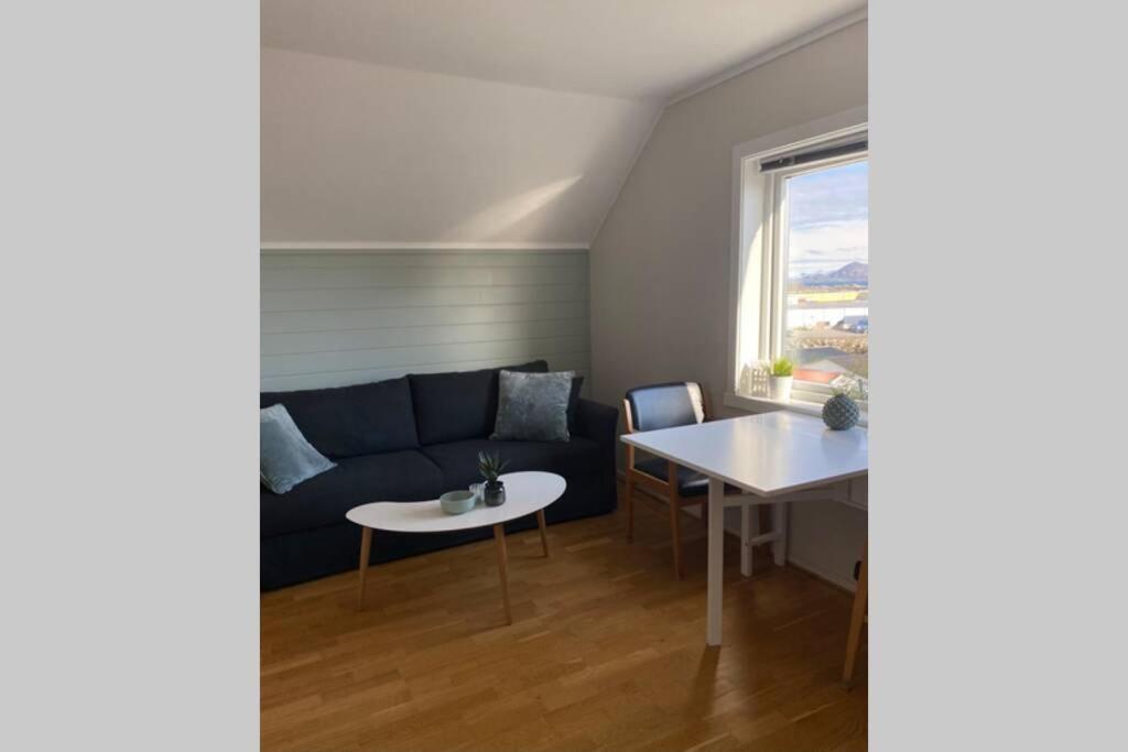 Koselig Leilighet Sentralt I Svolvaer Apartment Exterior foto