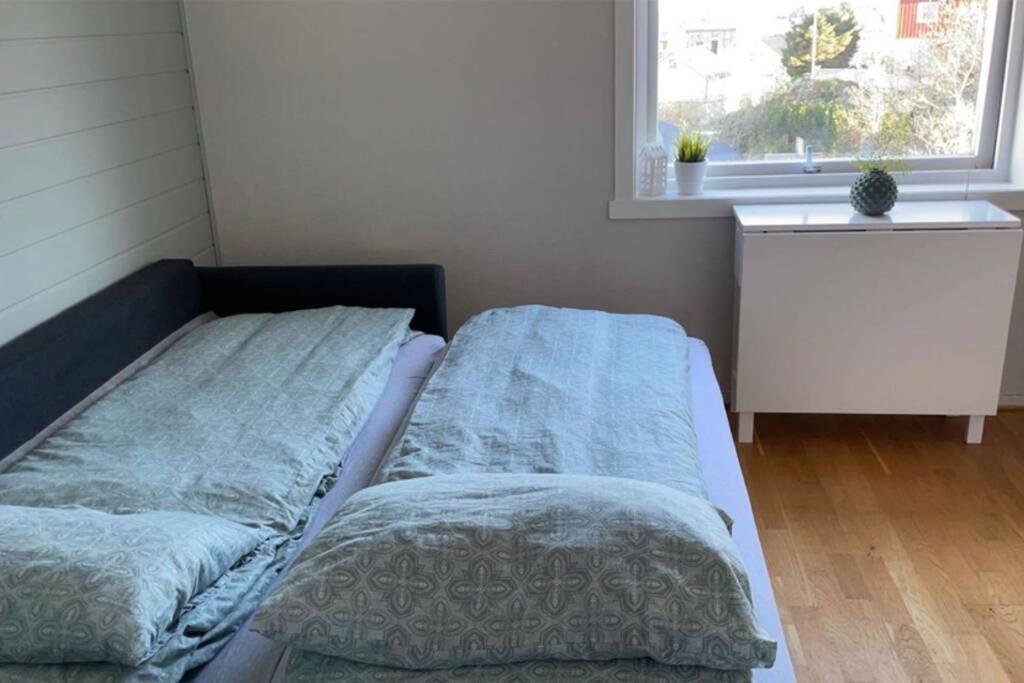 Koselig Leilighet Sentralt I Svolvaer Apartment Exterior foto