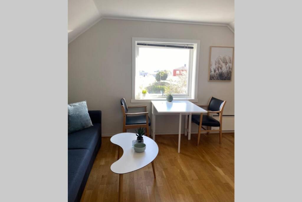 Koselig Leilighet Sentralt I Svolvaer Apartment Exterior foto